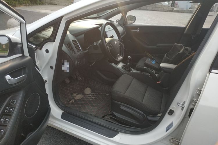 Used Kia K3S 2014 1.6L Manual GLS Interior 3