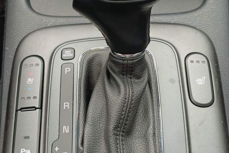 Used Kia K3S 2014 1.6L Automatic Premium Interior 4