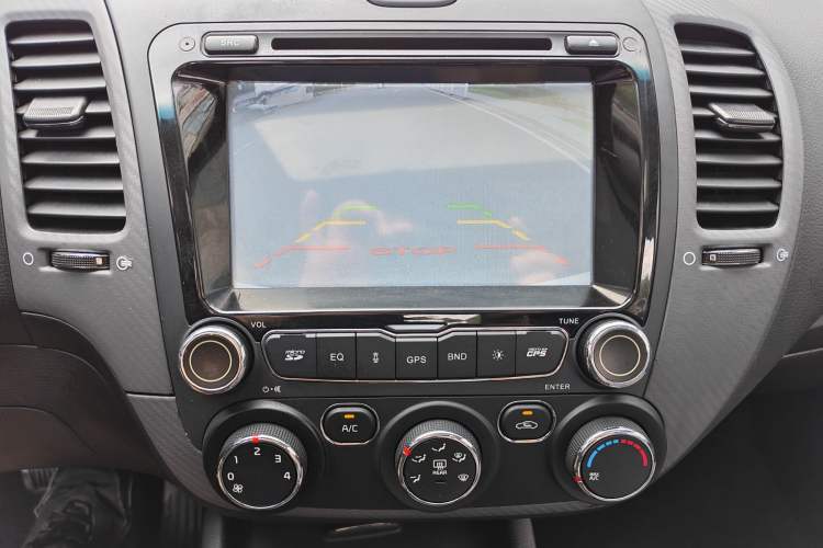 Used Kia K3S 2014 1.6L Automatic GLS Interior 4
