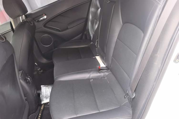 Used Kia K3S 2014 1.6L Automatic DLX Interior 4