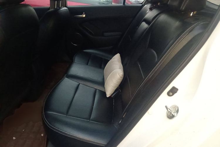 Used Kia K3S 2014 1.6L Automatic GLS Interior 4
