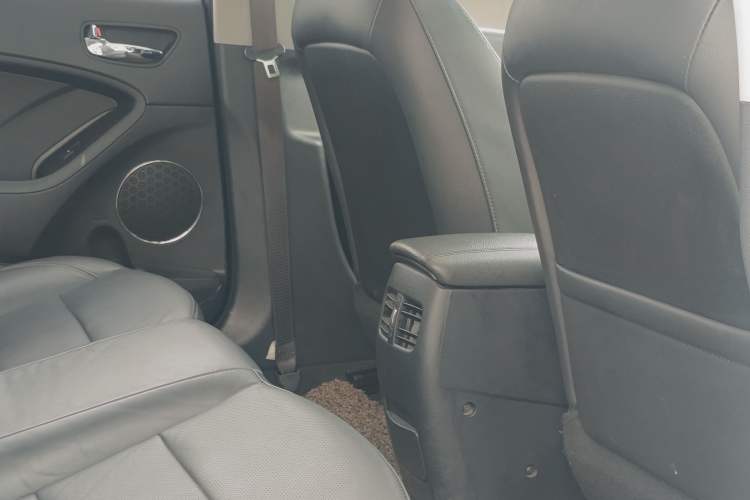 Used Kia K3S 2014 1.6L Automatic Premium Interior 5