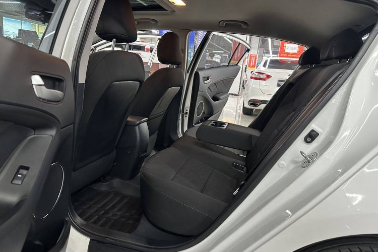 Used Kia K3S 2014 1.6L Automatic GLS Interior 5
