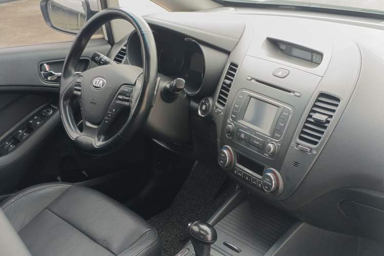 Used Kia K3S 2014 1.6L Automatic Premium Interior 6