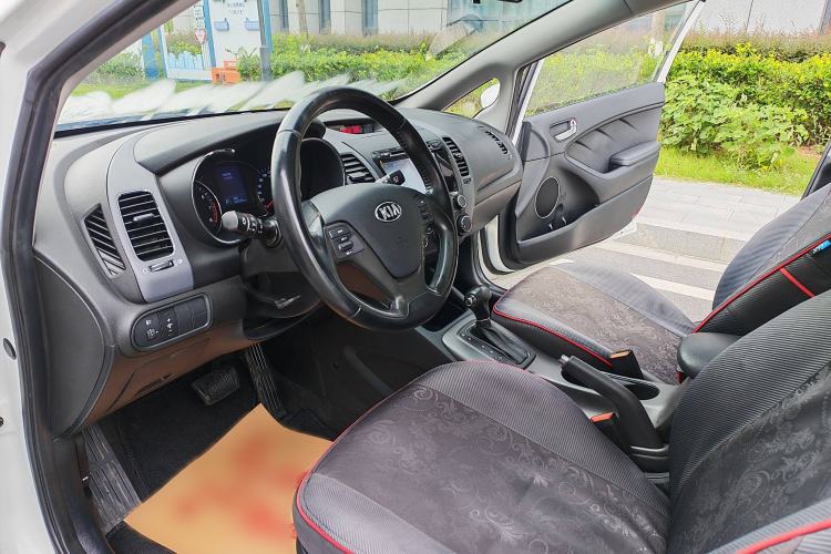 Used Kia K3S 2014 1.6L Automatic GLS Interior 6