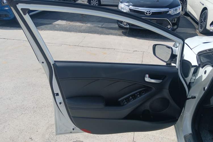 Used Kia K3S 2014 1.6L Automatic GL Left Front Door Interior