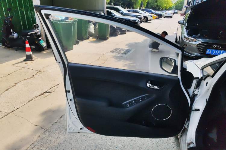 Used Kia K3S 2014 1.6L Automatic DLX Left Front Door Interior