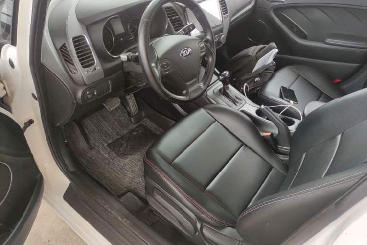Used Kia K3S 2014 1.6L Automatic GLS Left Front Seat