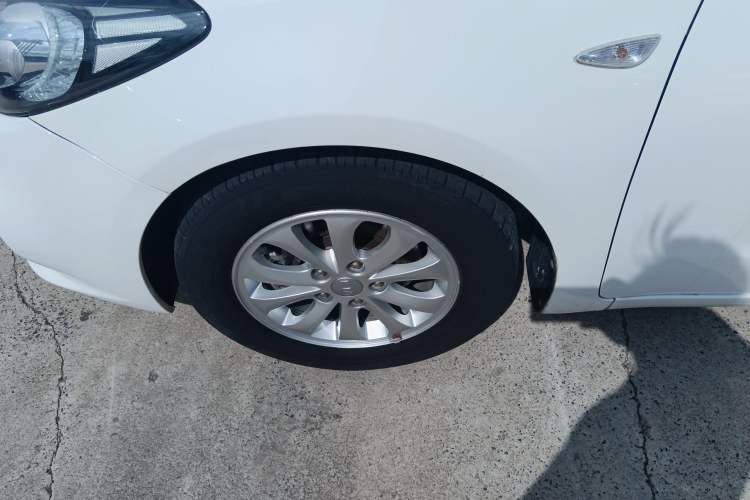 Used Kia K3S 2014 1.6L Automatic GL Left Front Wheel Hub