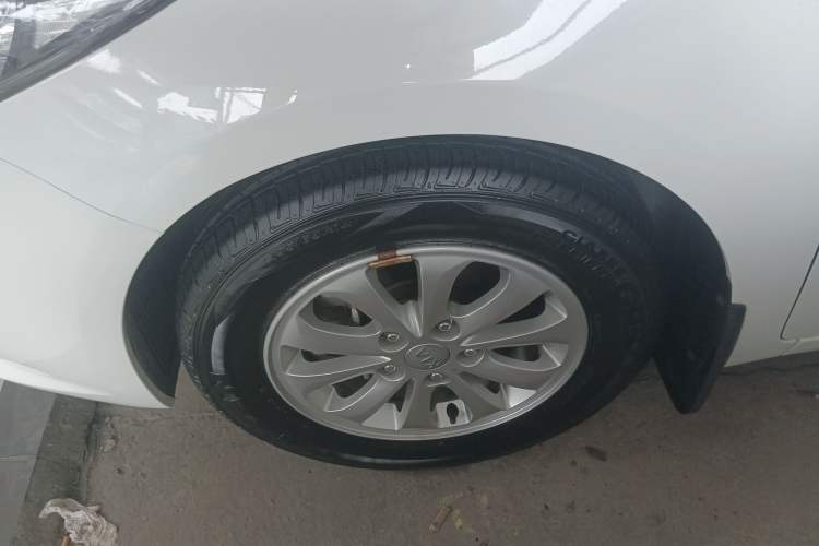 Used Kia K3S 2014 1.6L Automatic GL Left Front Wheel Hub