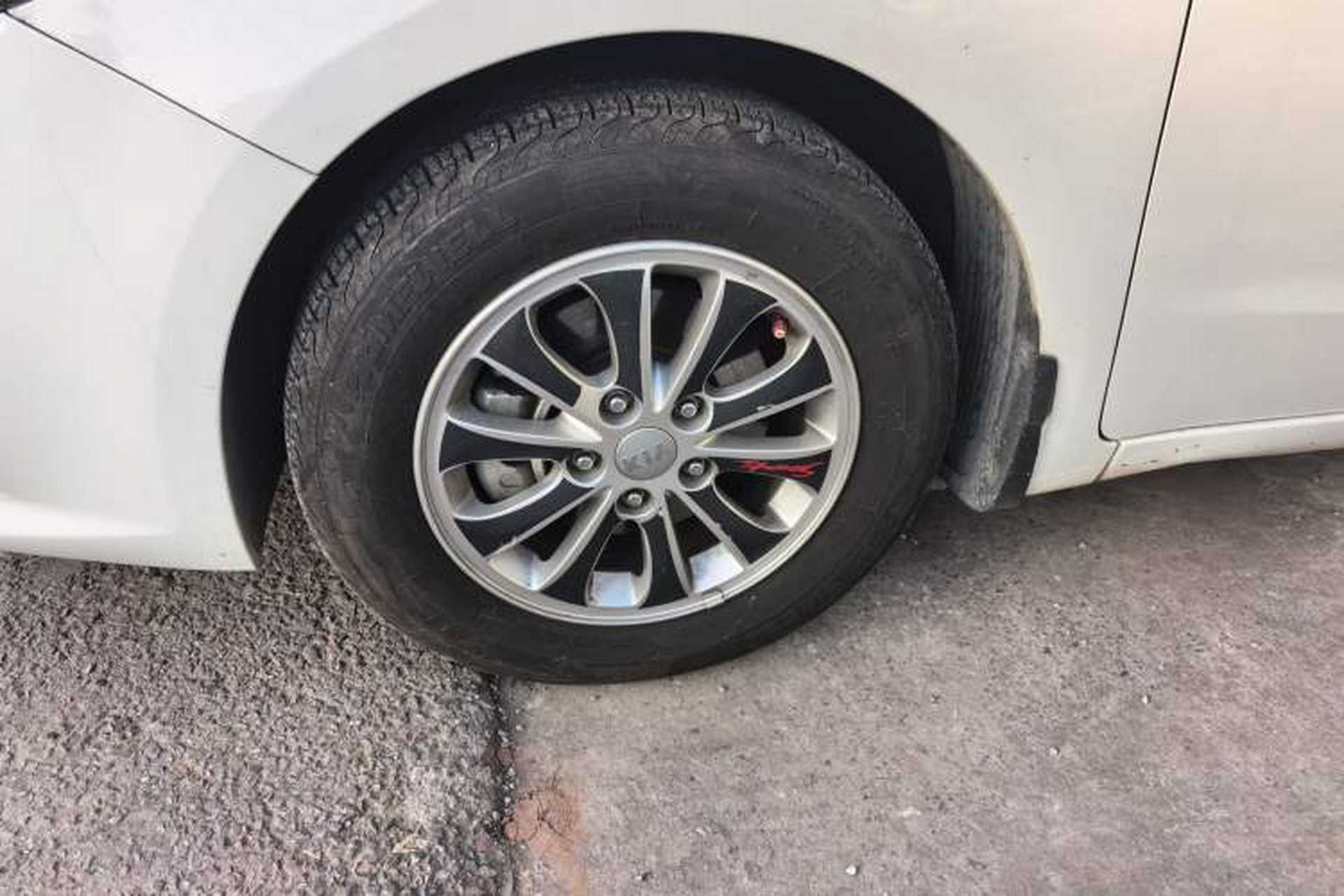 Used Kia K3S 2014 1.6L Manual GL Left Front Wheel Hub