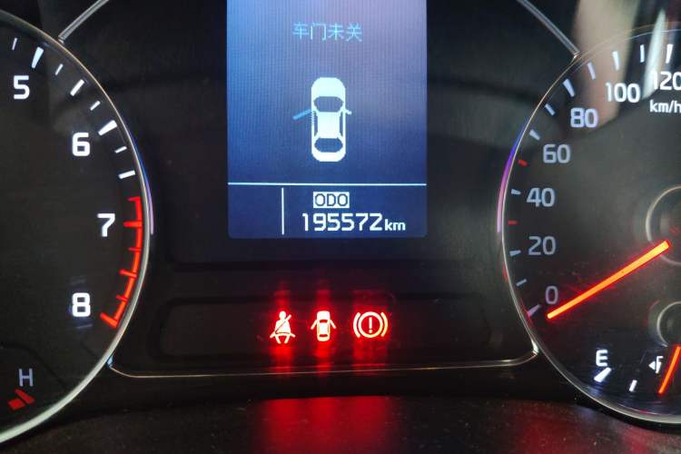 Used Kia K3S 2014 1.6L Manual GLS Odometer Close Up