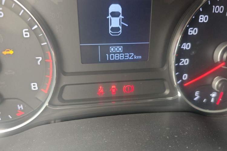 Used Kia K3S 2014 1.6L Manual GLS Odometer Close Up