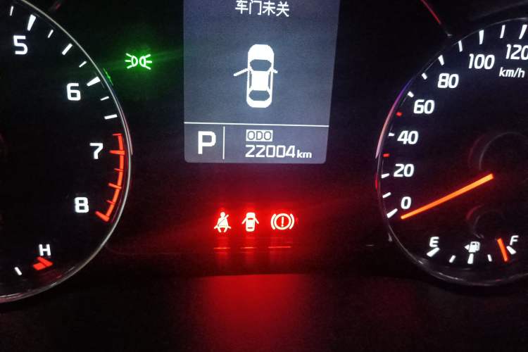 Used Kia K3S 2014 1.6L Automatic GLS Odometer Close Up