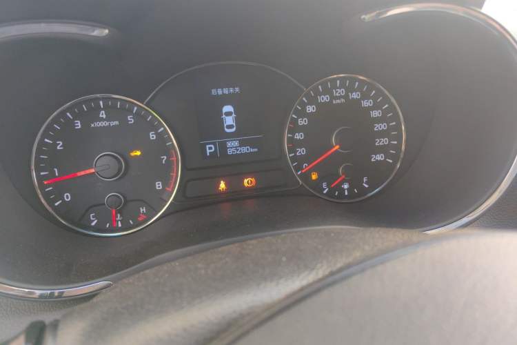 Used Kia K3S 2014 1.6L Automatic GL Odometer Close Up