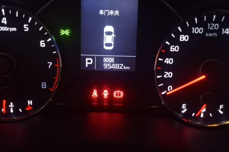 Used Kia K3S 2014 1.6L Automatic DLX Odometer Close Up