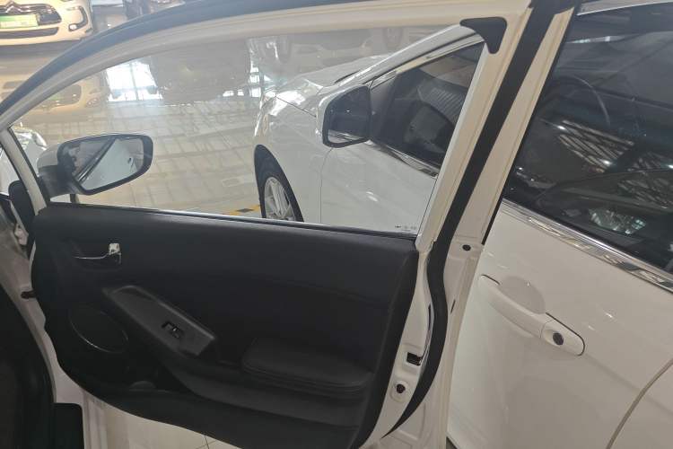 Used Kia K3S 2014 1.6L Automatic Premium Right Front Door Interior