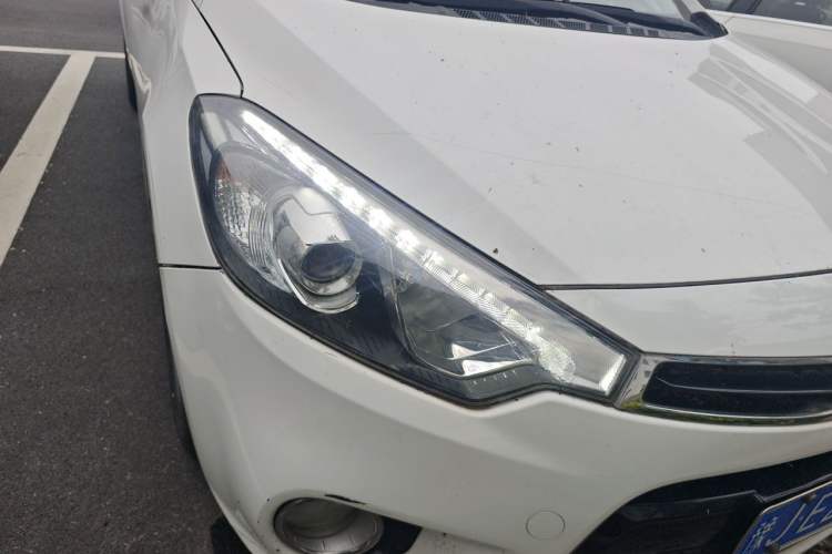Used Kia K3S 2014 1.6L Automatic GLS Right Front Headlight