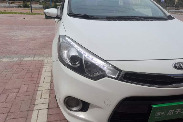 Used Kia K3S 2014 1.6L Automatic GLS Right Front Headlight