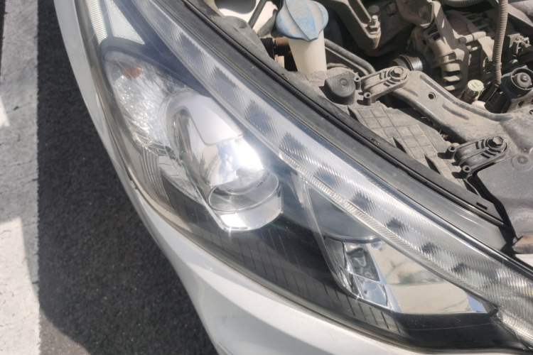 Used Kia K3S 2014 1.6L Automatic GLS Right Front Headlight