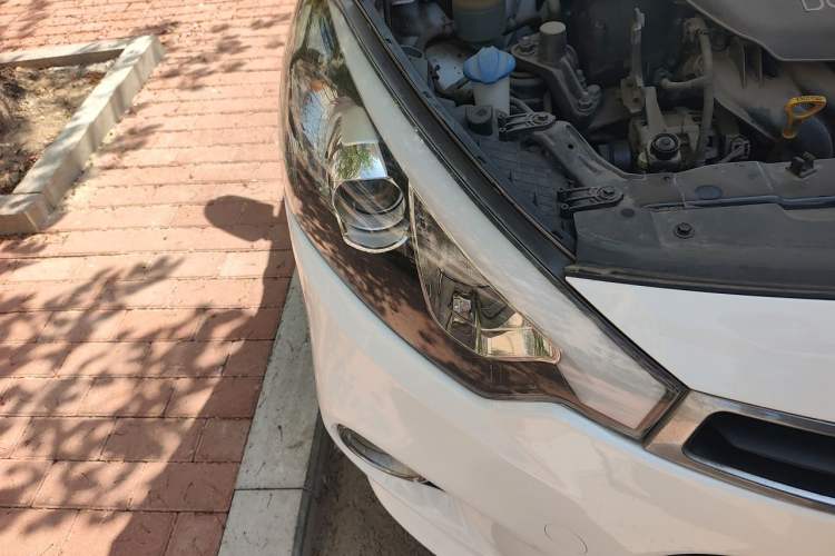 Used Kia K3S 2014 1.6L Automatic GL Right Front Headlight