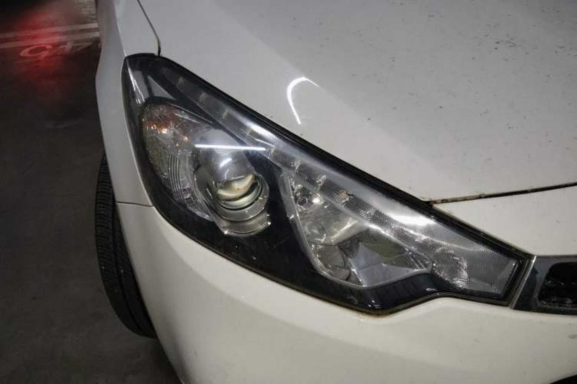Used Kia K3S 2014 1.6L Automatic GLS Right Front Headlight