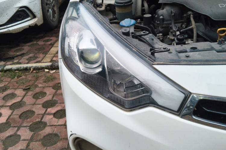 Used Kia K3S 2014 1.6L Automatic GL Right Front Headlight