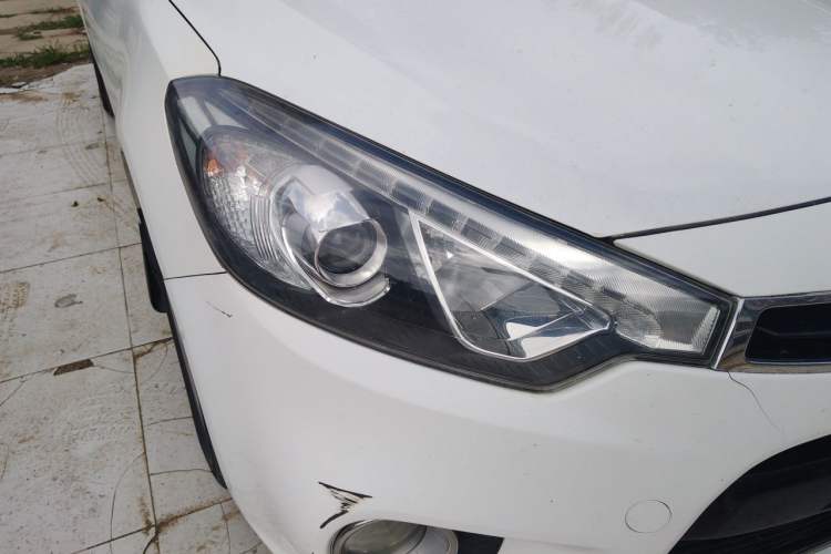 Used Kia K3S 2014 1.6L Automatic GLS Right Front Headlight
