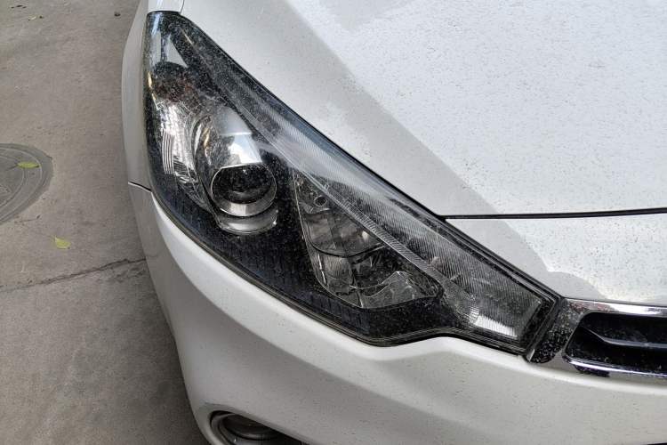 Used Kia K3S 2014 1.6L Automatic DLX Right Front Headlight