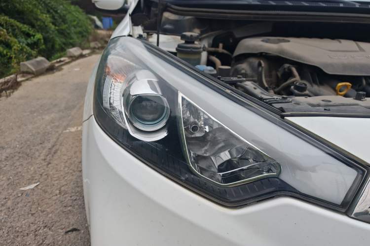 Used Kia K3S 2014 1.6L Manual GL Right Front Headlight