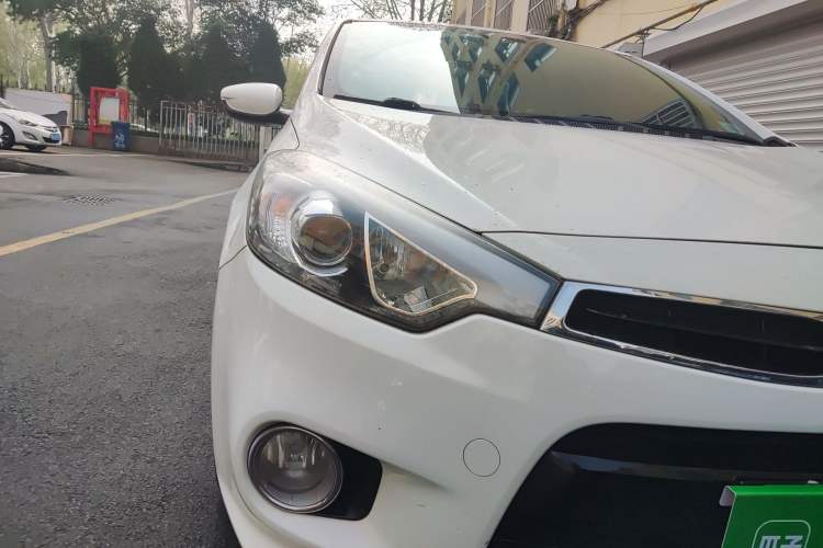 Used Kia K3S 2014 1.6L Automatic GL Right Front Headlight