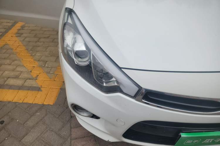 Used Kia K3S 2014 1.6L Automatic GL Right Front Headlight