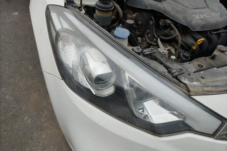 Used Kia K3S 2014 1.6L Automatic GL Right Front Headlight