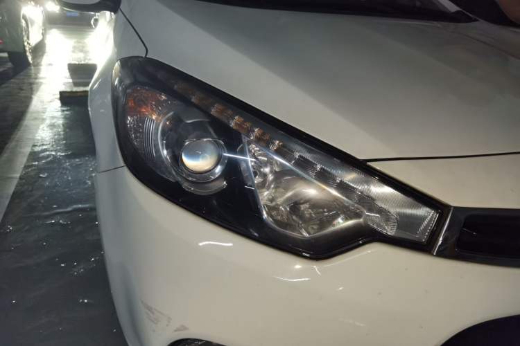 Used Kia K3S 2014 1.6L Automatic GLS Right Front Headlight
