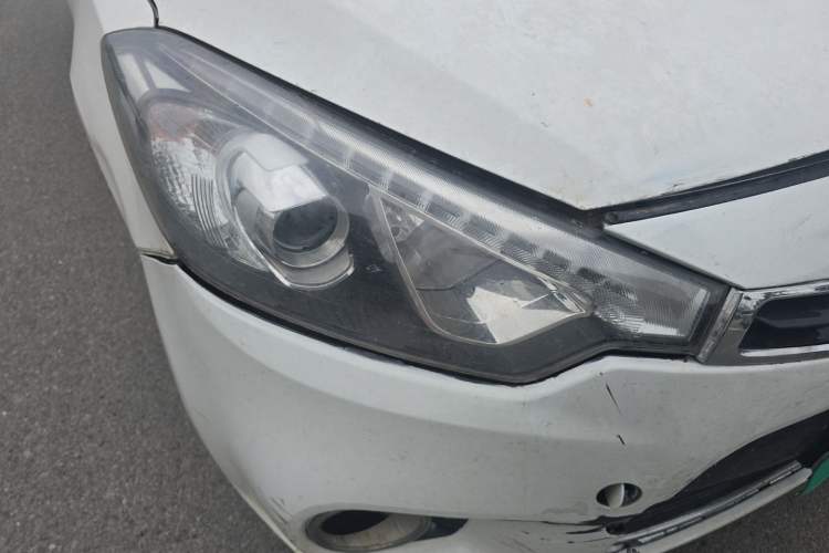 Used Kia K3S 2014 1.6L Automatic GLS Right Front Headlight
