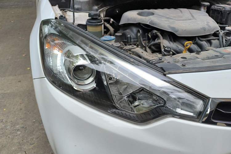 Used Kia K3S 2014 1.6L Automatic GLS Right Front Headlight