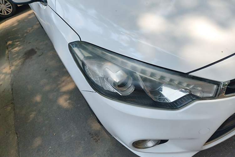 Used Kia K3S 2014 1.6L Automatic GLS Right Front Headlight