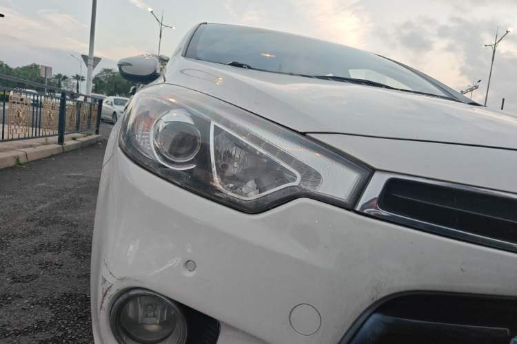 Used Kia K3S 2014 1.6L Automatic Premium Right Front Headlight