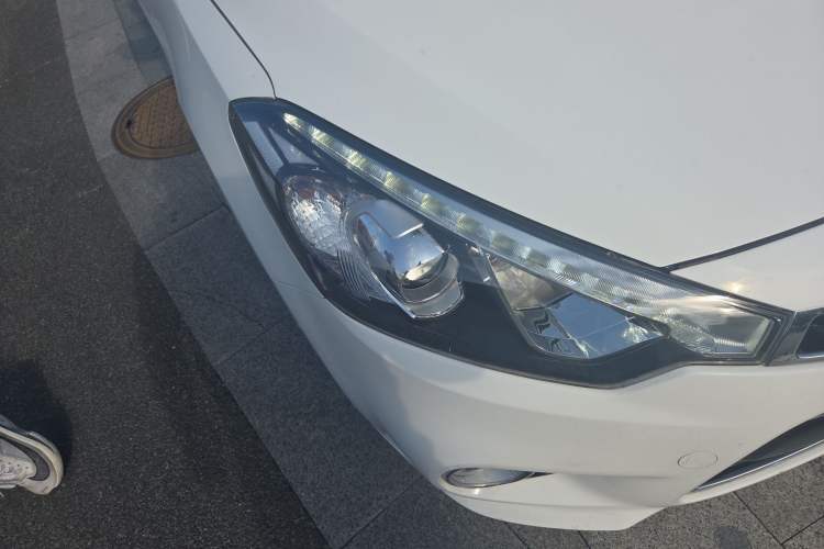 Used Kia K3S 2014 1.6L Automatic GLS Right Front Headlight