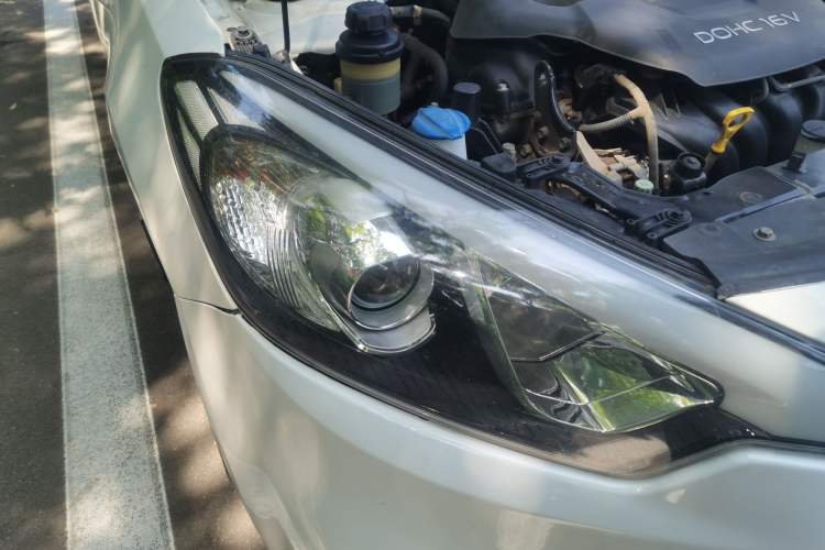Used Kia K3S 2014 1.6L Automatic GL Right Front Headlight