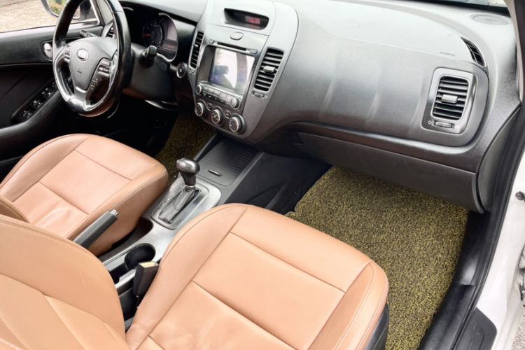 Used Kia K3S 2014 1.6L Automatic GLS Right Front Seat