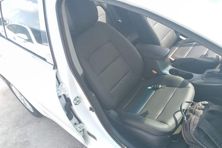Used Kia K3S 2014 1.6L Automatic GL Right Front Seat