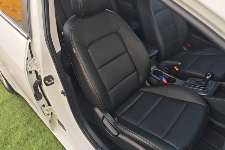 Used Kia K3S 2014 1.6L Automatic GLS Right Front Seat