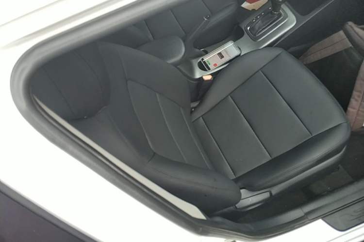 Used Kia K3S 2014 1.6L Automatic GL Right Front Seat