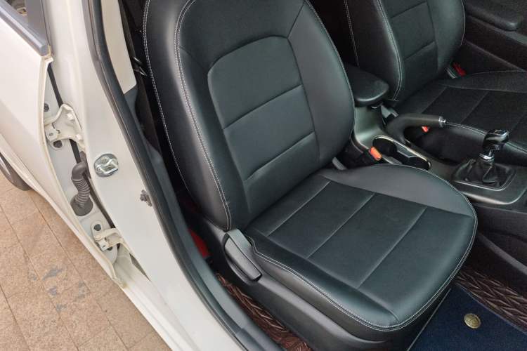 Used Kia K3S 2014 1.6L Manual GLS Right Front Seat