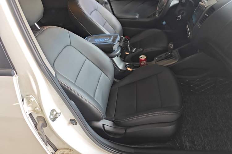 Used Kia K3S 2014 1.6L Automatic GL Right Front Seat