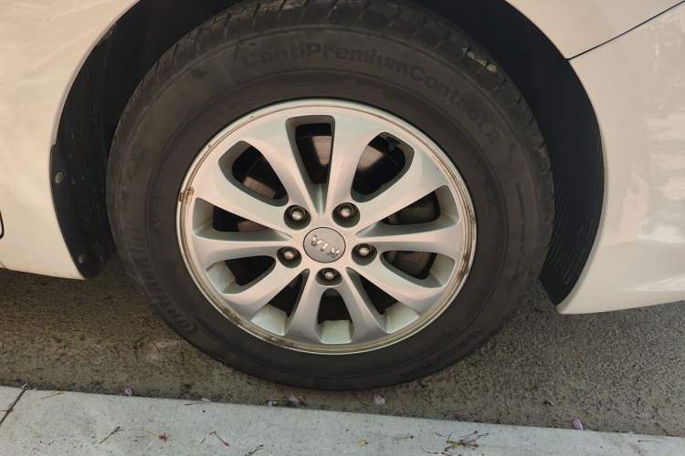 Used Kia K3S 2014 1.6L Automatic GL Right Front Wheel Hub