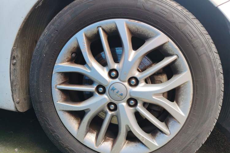 Used Kia K3S 2014 1.6L Manual GLS Right Front Wheel Hub
