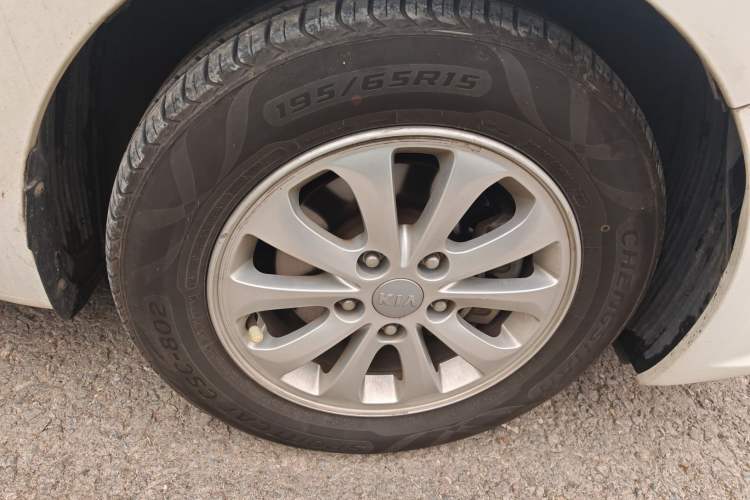 Used Kia K3S 2014 1.6L Manual GL Right Front Wheel Hub