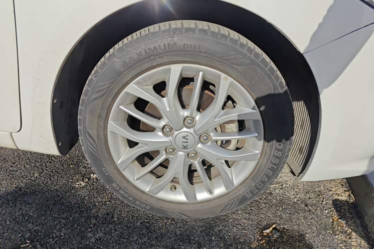 Used Kia K3S 2014 1.6L Manual GLS Right Front Wheel Hub